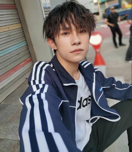 易烊千玺明星爆料视频大全,揭秘明星幕后故事  第1张